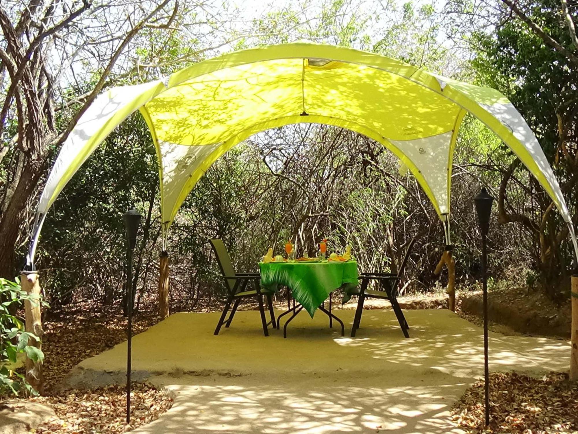 Yala Podi Hoona Bush Camp Hotel Bagian luar foto